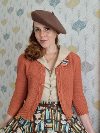 📚🍂 Dnešní počasí si přímo říká o knížky a podzimní barvy… A my pro vás máme zákulisní novinku! ✨ Na cestě k nám jsou tyto...