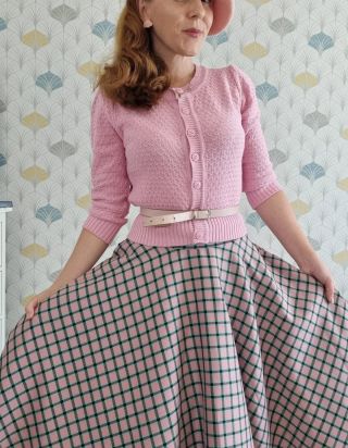 ✨💗 Milovnice růžové a pastelových tónů, zbystřete! 💗✨ Kdo říká, že podzim a zima patří jen tmavým barvám? 🌙🍂 Ani v...