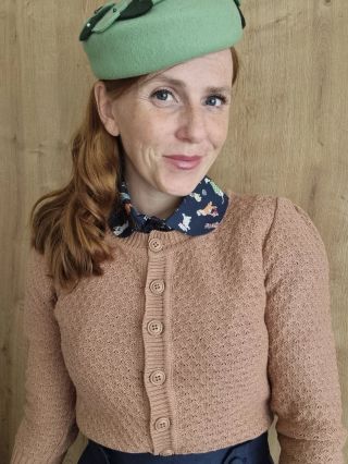 ✨ Jednou z podzimních novinek, na které jsem se obzvlášť těšila, jsou oblíbené pletené MAK svetříky v krásných nových...