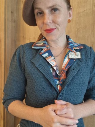 Tahle barva vás u nedávno naskladněných Mak svetříků opravdu zaujala — a vůbec se nedivím! 💙 Je totiž nádherná. Taková ta...